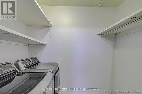 902 - 25 Four Winds Drive, Toronto, ON - Indoor Photo Showing Laundry Room