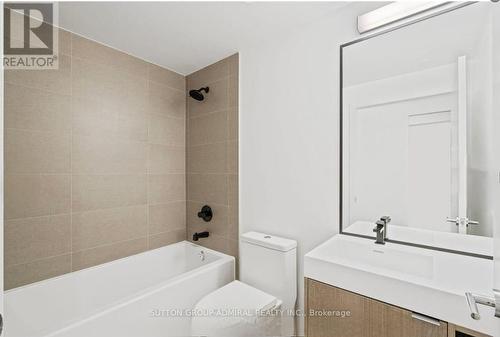 709 - 250 Lawrence Avenue W, Toronto, ON - Indoor Photo Showing Bathroom