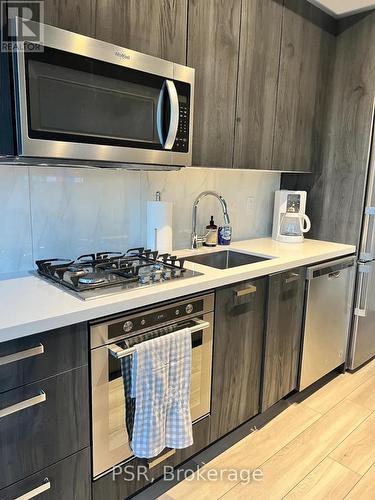 1109 - 458 Richmond Street W, Toronto, ON - Indoor Photo Showing Kitchen With Upgraded Kitchen