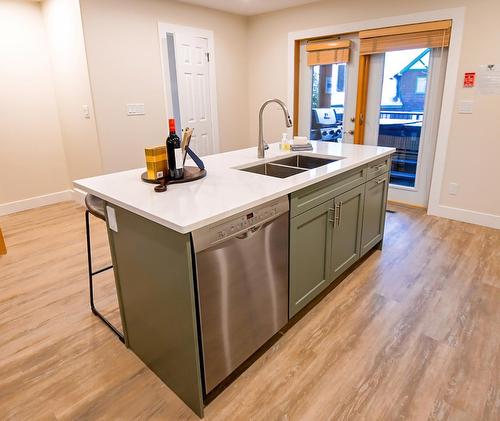 17 - 5388 Highline Drive, Fernie, BC - Indoor Photo Showing Kitchen With Double Sink