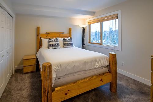 17 - 5388 Highline Drive, Fernie, BC - Indoor Photo Showing Bedroom
