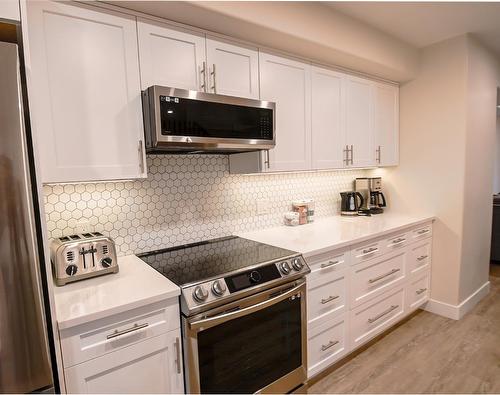 17 - 5388 Highline Drive, Fernie, BC - Indoor Photo Showing Kitchen With Upgraded Kitchen