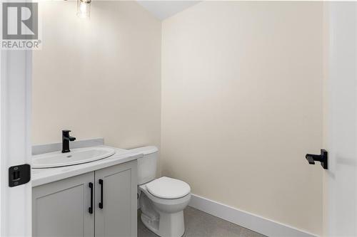 98 Ernest Street, Dieppe, NB - Indoor Photo Showing Bathroom