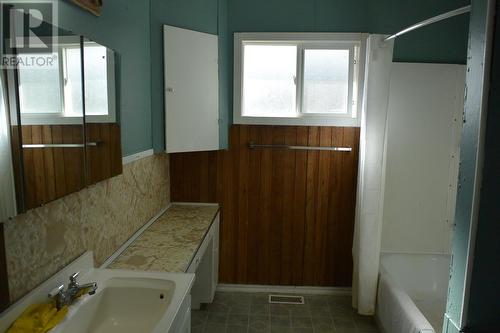 1121 River Park Road, Quesnel, BC - Indoor Photo Showing Bathroom
