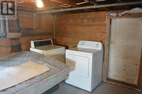 1121 River Park Road, Quesnel, BC - Indoor Photo Showing Laundry Room