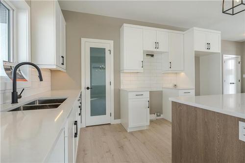 45 Harry Waytiuk Drive, East Selkirk, MB - Indoor Photo Showing Kitchen With Double Sink With Upgraded Kitchen