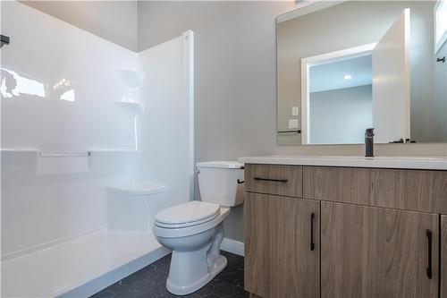 45 Harry Waytiuk Drive, East Selkirk, MB - Indoor Photo Showing Bathroom