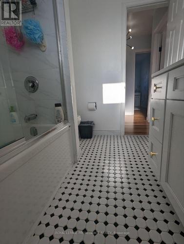 44 Meadowvale Avenue, Belleville, ON - Indoor Photo Showing Bathroom
