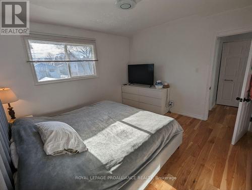 44 Meadowvale Ave, Belleville, ON - Indoor Photo Showing Bedroom
