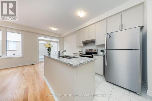 52 Air Dancer Cres, Oshawa, ON - Indoor Photo Showing Kitchen With Stainless Steel Kitchen With Double Sink