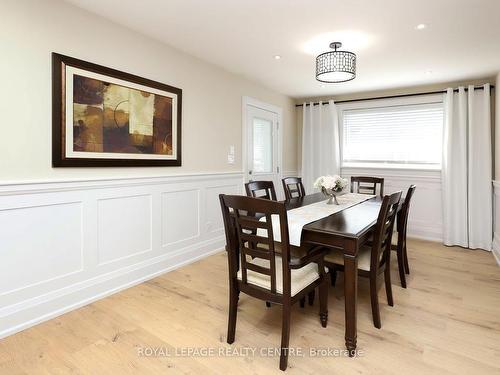 55 Flora Dr, Hamilton, ON - Indoor Photo Showing Dining Room