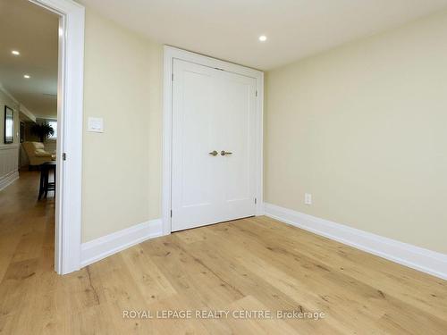 55 Flora Dr, Hamilton, ON - Indoor Photo Showing Other Room