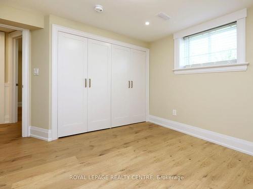 55 Flora Dr, Hamilton, ON - Indoor Photo Showing Other Room
