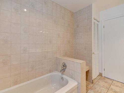 Bathroom - 66 Rue Roy, Delson, QC - Indoor Photo Showing Bathroom