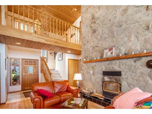1180 Berry Pt, Gabriola Island, BC - Indoor Photo Showing Living Room With Fireplace