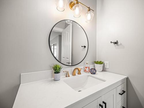 10-717 Aspen Rd, Comox, BC - Indoor Photo Showing Bathroom