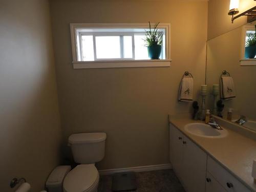 16-1749 Menzies Street, Merritt, BC - Indoor Photo Showing Bathroom