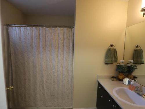 16-1749 Menzies Street, Merritt, BC - Indoor Photo Showing Bathroom