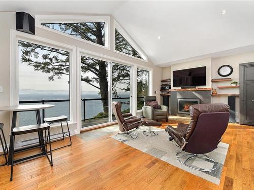 2900 Fishboat Bay Rd, Sooke, BC - Indoor With Fireplace