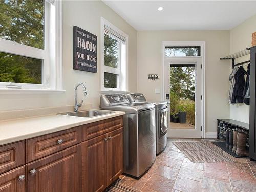 2900 Fishboat Bay Rd, Sooke, BC - Indoor Photo Showing Laundry Room