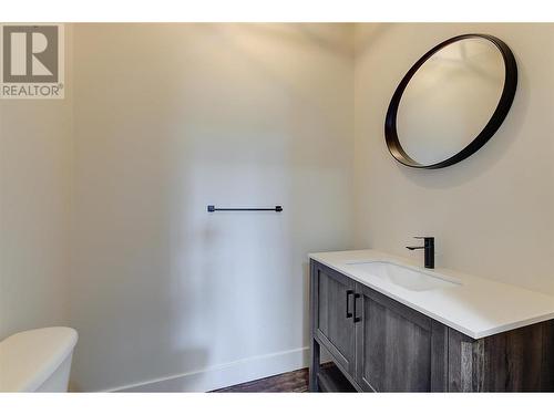 1007 Aurora Heights, West Kelowna, BC - Indoor Photo Showing Bathroom