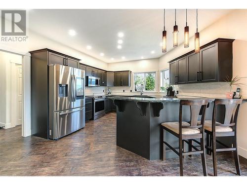 1007 Aurora Heights, West Kelowna, BC - Indoor Photo Showing Kitchen With Upgraded Kitchen