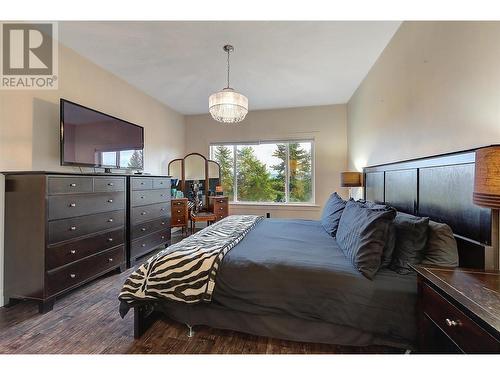 1007 Aurora Heights, West Kelowna, BC - Indoor Photo Showing Bedroom