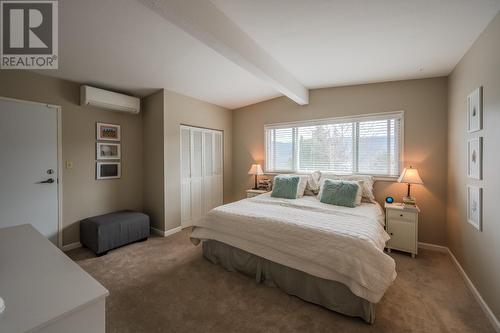 716 Bartlett Drive, Penticton, BC - Indoor Photo Showing Bedroom