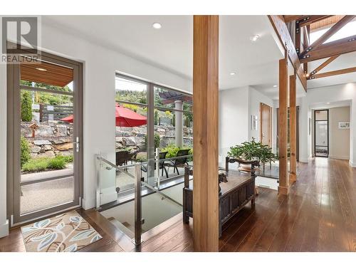 5560 Lakeshore Road, Kelowna, BC - Indoor Photo Showing Other Room