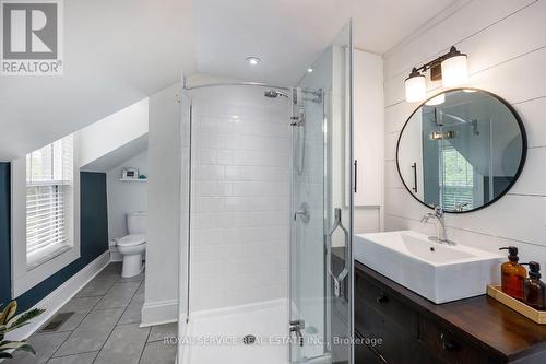 10 Centre St, Cavan Monaghan, ON - Indoor Photo Showing Bathroom