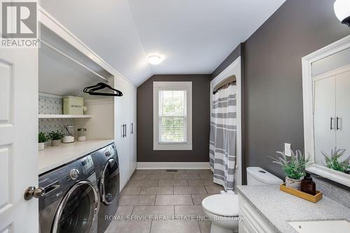10 Centre St, Cavan Monaghan, ON - Indoor Photo Showing Laundry Room