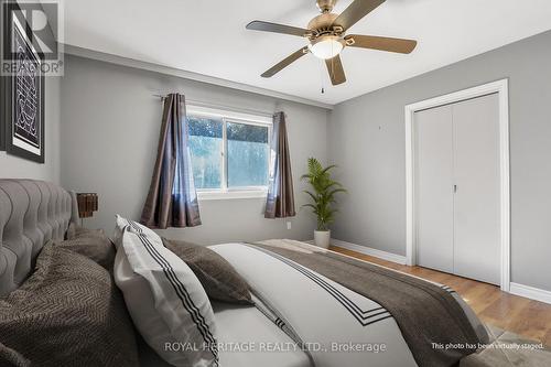 17 Maple Grove Rd, Kawartha Lakes, ON - Indoor Photo Showing Bedroom