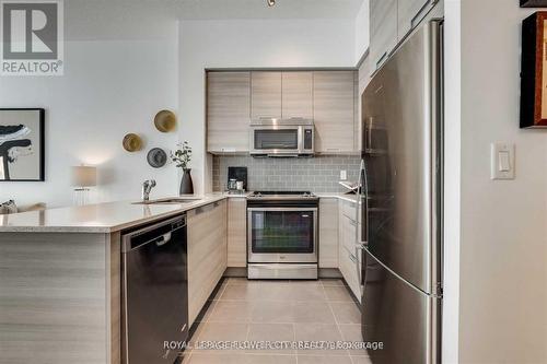 #310 -55 Eglinton Ave W, Mississauga, ON - Indoor Photo Showing Kitchen With Upgraded Kitchen
