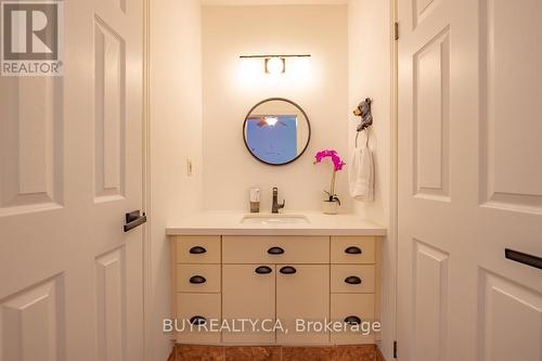 126 Forestview Drive, Galway-Cavendish And Harvey, ON - Indoor Photo Showing Bathroom