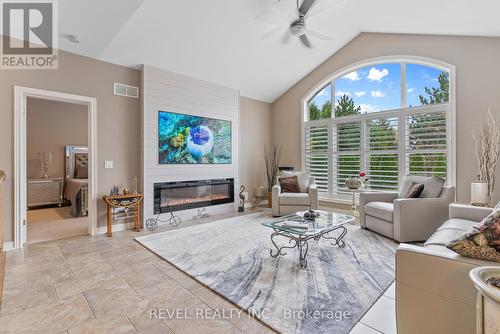 4 Tulip Tree Rd, Niagara-On-The-Lake, ON - Indoor Photo Showing Living Room With Fireplace