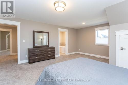 13 Isabel St, St. Thomas, ON - Indoor Photo Showing Bedroom