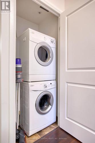 204 - 95 North Park Road, Vaughan, ON - Indoor Photo Showing Laundry Room