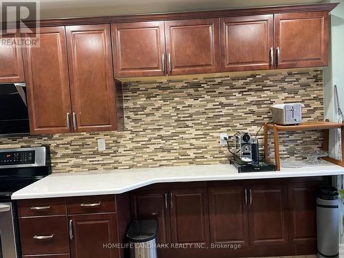 4665 Pemmican Trail, Mississauga, ON - Indoor Photo Showing Kitchen With Upgraded Kitchen