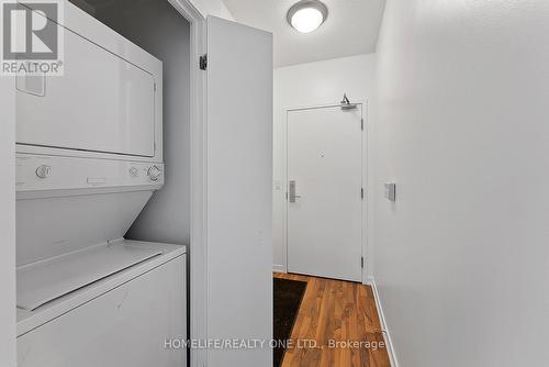 #2009 -55 East Liberty St, Toronto, ON - Indoor Photo Showing Laundry Room