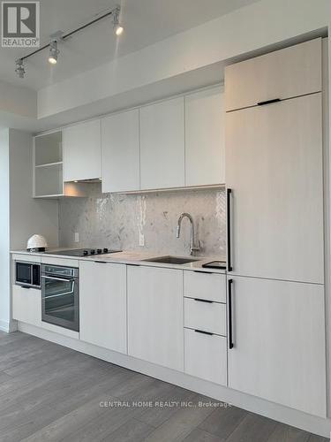 3303 - 82 Dalhousie St Street N, Toronto, ON - Indoor Photo Showing Kitchen With Upgraded Kitchen