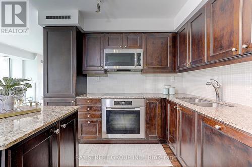 #312 -1 Bedford Rd, Toronto, ON - Indoor Photo Showing Kitchen With Double Sink