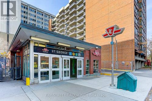 #312 -1 Bedford Rd, Toronto, ON - Outdoor