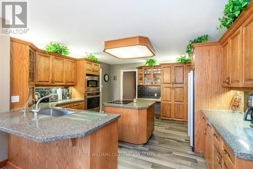 4060 10Th Side Road, Bradford West Gwillimbury, ON - Indoor Photo Showing Kitchen