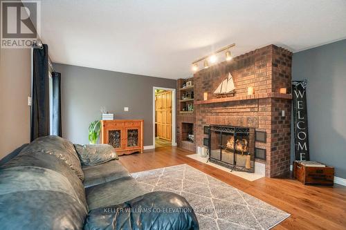 4060 10Th Side Road, Bradford West Gwillimbury, ON - Indoor Photo Showing Living Room With Fireplace