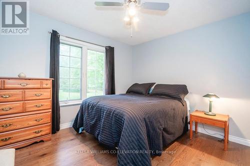 4060 10Th Side Road, Bradford West Gwillimbury, ON - Indoor Photo Showing Bedroom