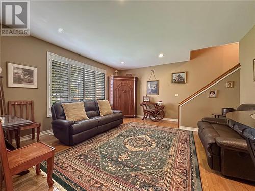 309 West Puce Road, Lakeshore, ON - Indoor Photo Showing Living Room