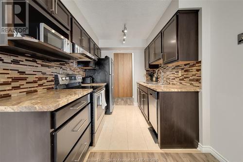 150 Park Street West Unit# 804, Windsor, ON - Indoor Photo Showing Kitchen