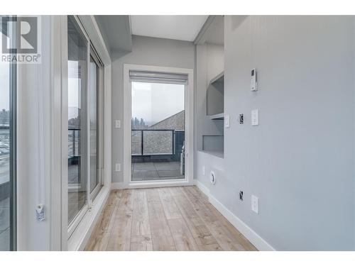 1049 Clement Avenue, Kelowna, BC - Indoor Photo Showing Other Room