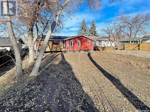 2170 Hillcrest Drive, Swift Current, SK - Outdoor