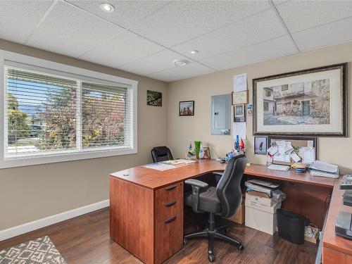 2058 Parsons Road, Kelowna, BC - Indoor Photo Showing Office